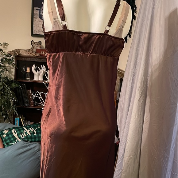 Nightgown chocolate satin - Picture 3 of 3